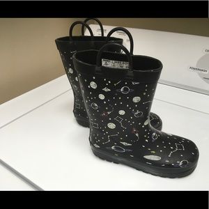 Boys rain boots size 12c.
